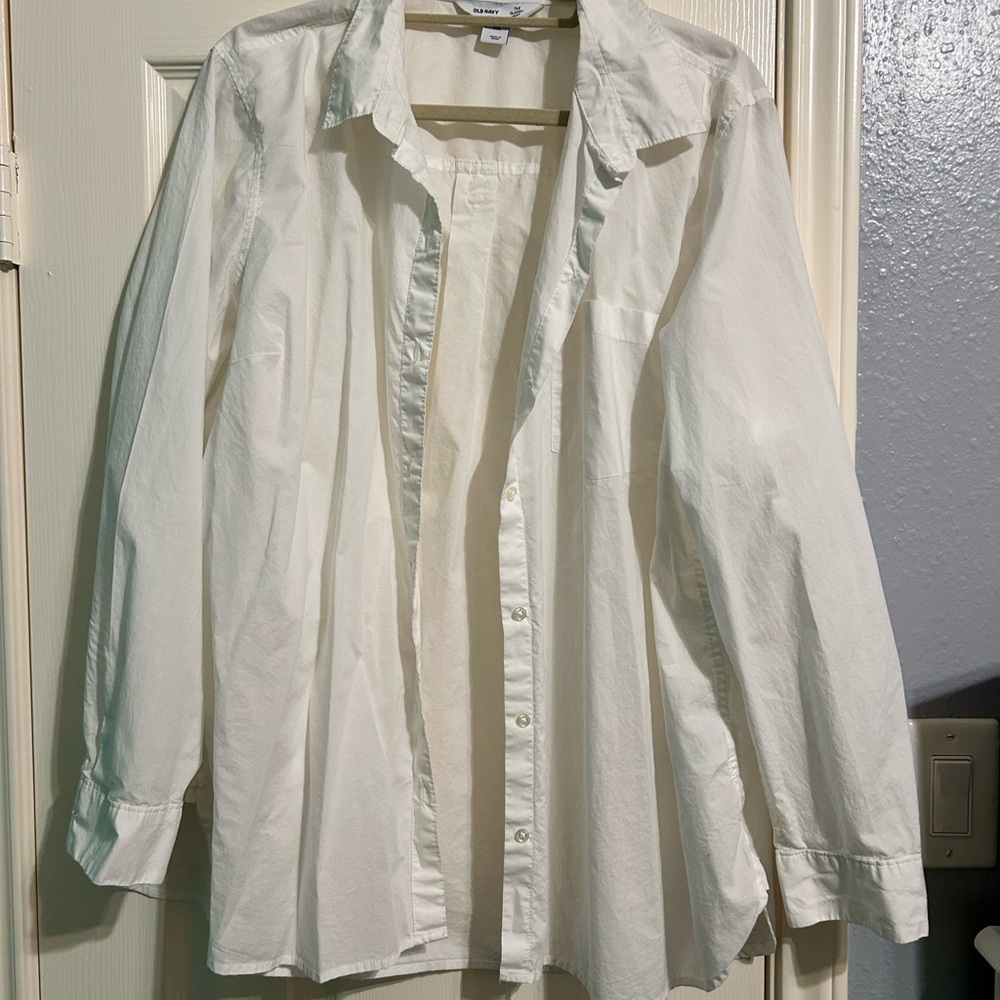 Old Navy Women’s White Lightweight Shirt